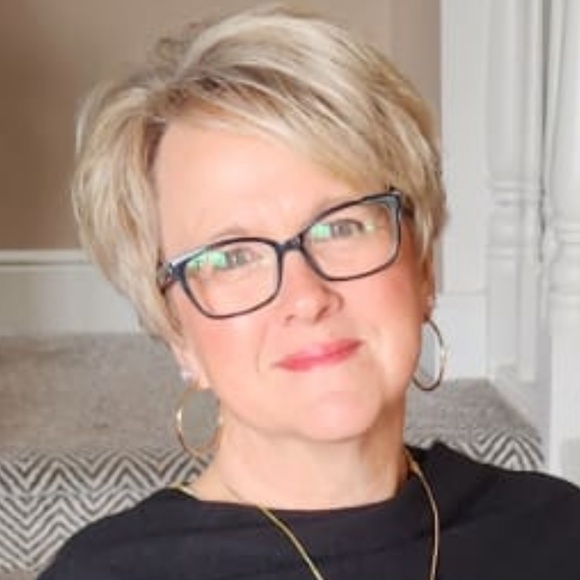 Meet your Posher, Pam - Picture 1 of 1